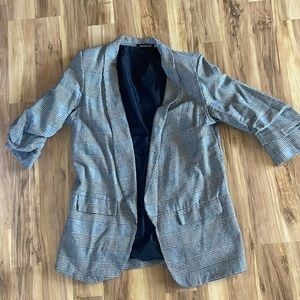 Plus Size Boohoo Size 14 3/4 length black and white plaid blazer